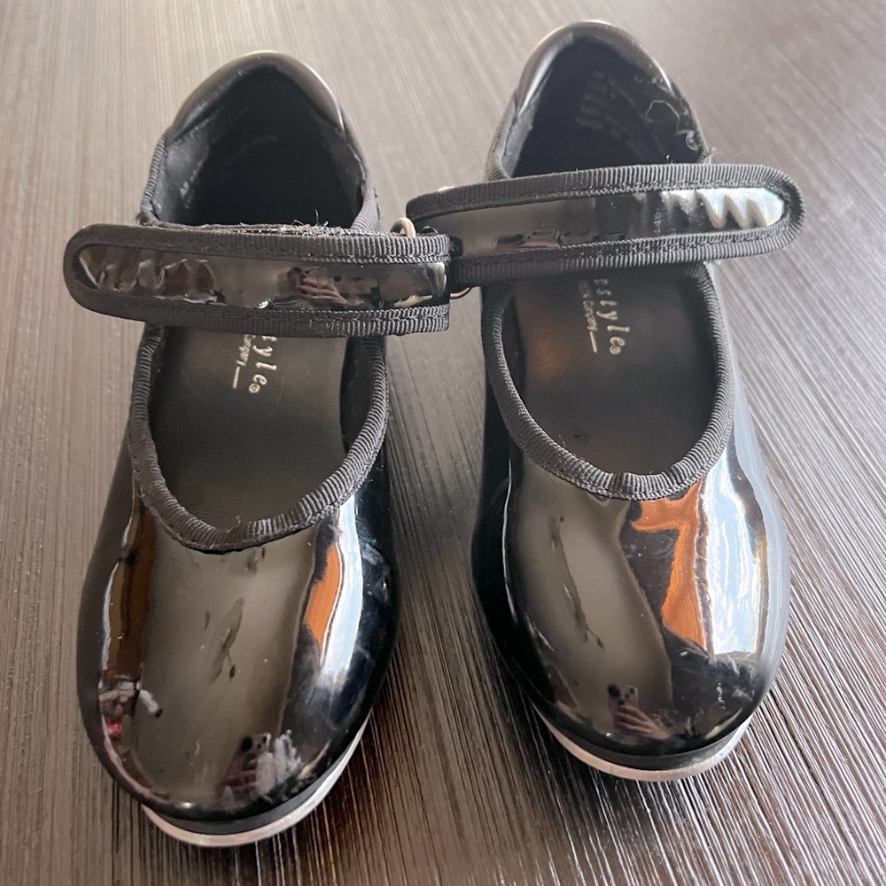 Freestyle by Danskin Black Patent Leather Tap shoes 🌵9